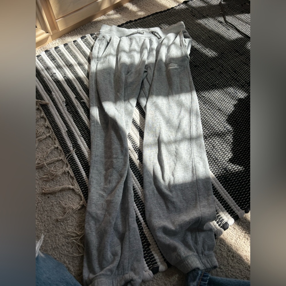 Youth Nike sweatpants